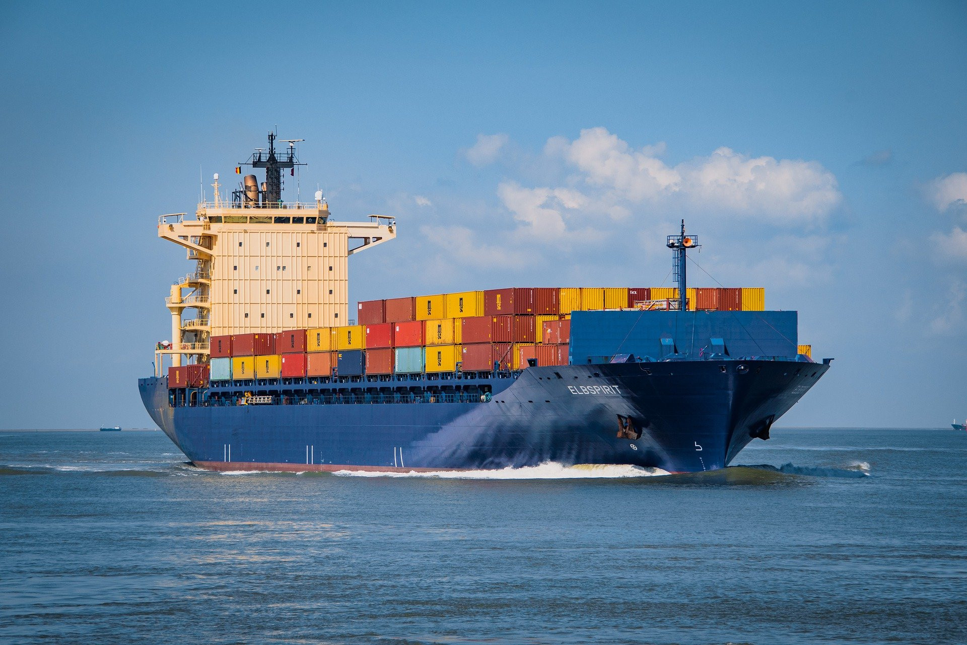 Đề xuất loạt chính sách giúp vận tải biển thoát “bão giá” xăng dầu - Báo Quảng Ninh điện tử
