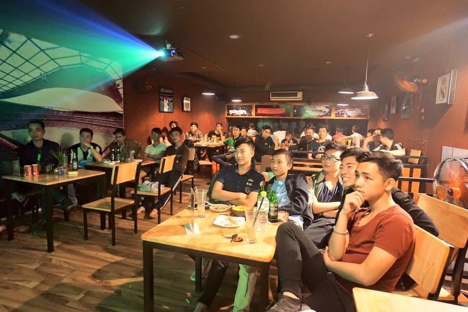 Top 7 Quán Cafe Xem Bóng Đá Hà Nội Sôi Động Bạn Nên Biết