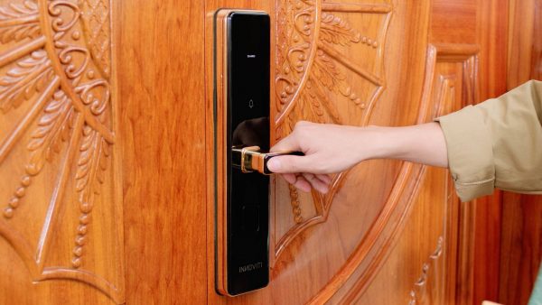 các loại khóa cửa gỗ 2 cánh, khóa cửa gỗ 2 cánh, khóa cửa gỗ, sửa khóa cửa gỗ, khóa cửa gỗ việt tiệp, ổ khóa cửa gỗ, khóa cửa gỗ huy hoàng, mẫu khóa cửa gỗ đẹp, khóa cửa gỗ đẹp, khóa cửa gỗ tay gạt, chốt khóa cửa gỗ