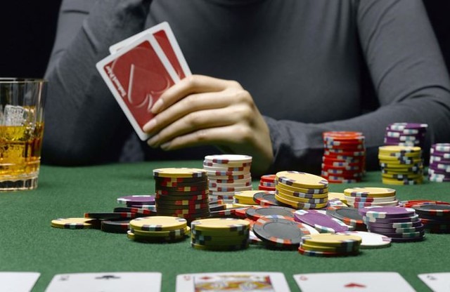 Nghiêng trong Poker là gì? Một số kinh nghiệm kiểm soát độ nghiêng hiệu quả