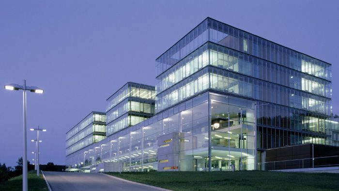 JRuiza Productions office building | Glass building, Office building architecture, Building