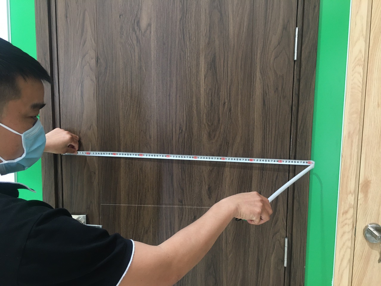 Hướng Dẫn Lắp Đặt Cửa Nhựa Composite Bằng Khung Bao Lắp Ghép