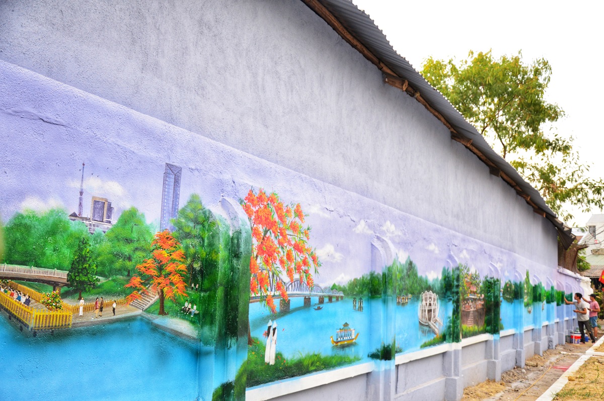 Dãy tường thôn vẽ loạt di tích, thắng cảnh cố đô - VnExpress Du lịch