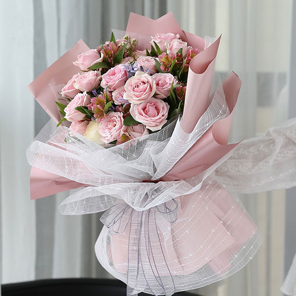 Hoa màu hường thể hiện sự lãng mạn trong tình yêu