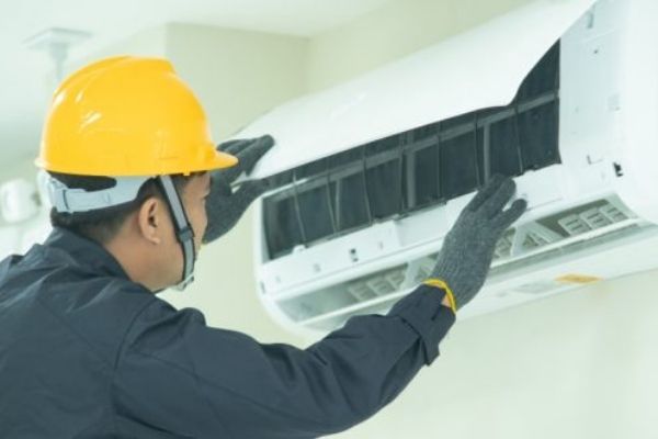 thợ sửa điều hòa