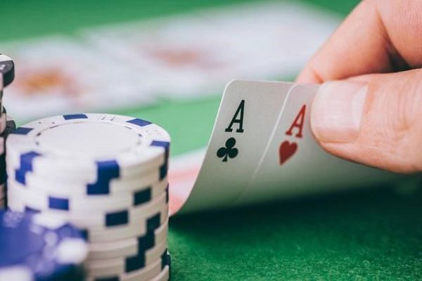 Cách chọn ván bài để chơi Poker – Bắt đầu thuận lợi với mỗi Trump
