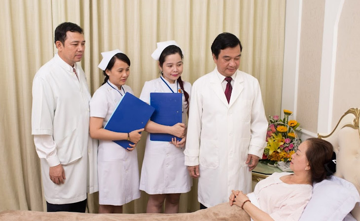 Bác sĩ Thanh Vân luôn tận tâm phục vụ khách hàng