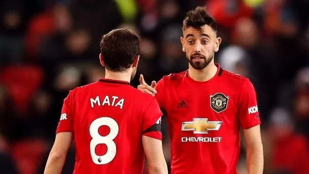 Bruno Fernandes ra đời và muốn đổi số áo ở MU