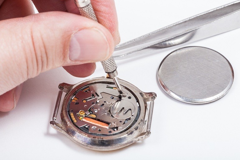 Automaticwatch.vn cùng nhũng chi tiết sửa chữa đồng hồ