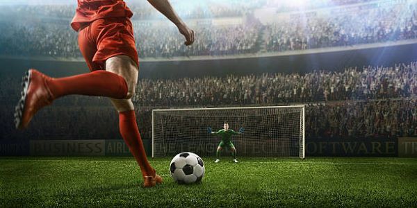 Penalty là gì? Khi nào phải thực hiện những cú sút penalty ? - Coolmate