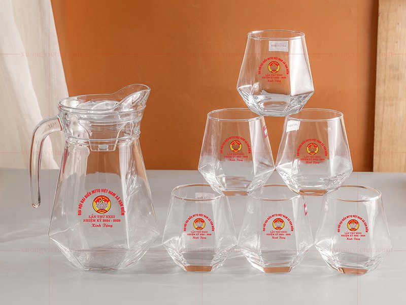 In logo đại hội lên bộ bình cốc thủy tinh làm quà tặng giá tốt nhất