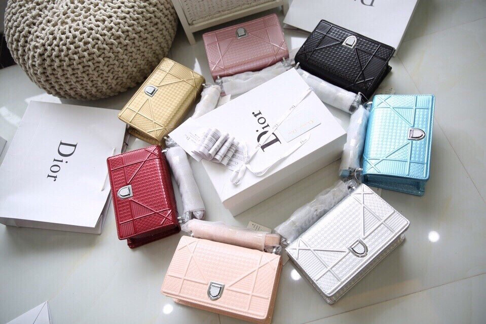 Không thể bỏ lỡ những chiếc túi nhỏ mà có võ của Dior sắp ra mắt