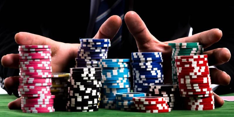 Tất cả trong Poker là gì? Hiểu và sử dụng chiến lược tổng thể
