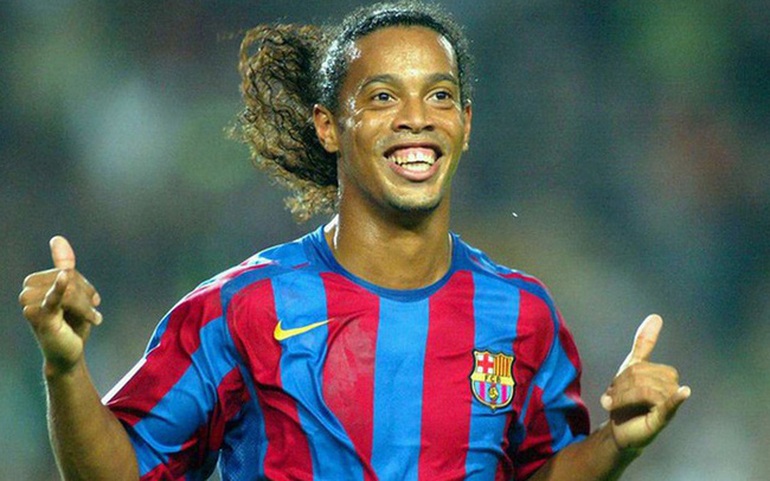 Choáng với số tiền khổng lồ Ronaldinho nhận được ở Indonesia | Báo Dân trí