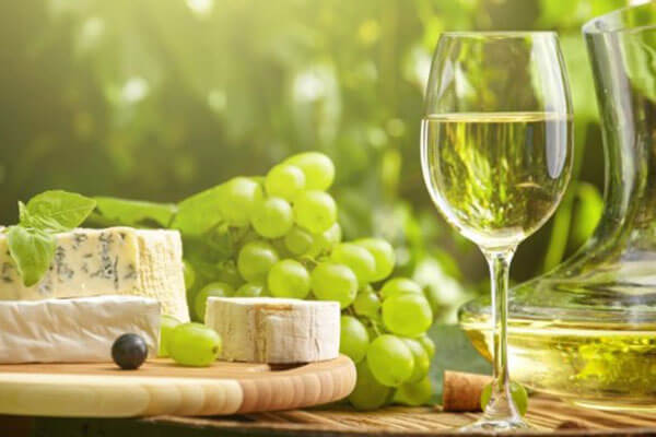 Top 7 chai rượu vang trắng Pháp ngon giới sành vang ưa thích