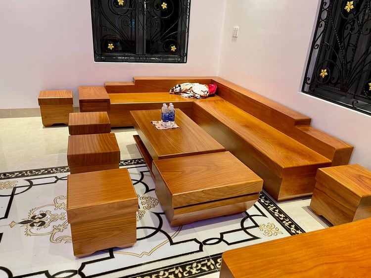 Sofa gỗ gõ đỏ hiện đại – xu hướng nội thất sang trọng và đẳng cấp