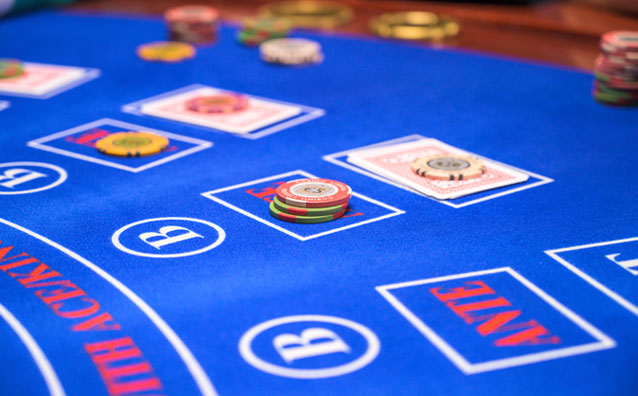 Stud Poker là gì? Hướng dẫn chi tiết về cách chơi Stud Poker