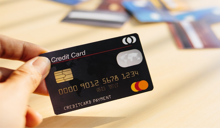 Thẻ tín dụng là gì? Cách phân biệt thẻ tín dụng với thẻ ghi nợ