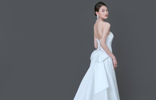 30+ Mẫu Váy Cưới Basic Cho Cô Dâu Thích Sự Đơn Giản, Trang Nhã